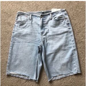 AE Outfitters Jeans Baggy Bermuda Shorts.NWT.